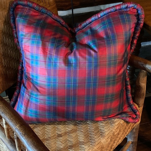 Custom Euro size shams & pillows. Sold as a pair - Picture 5 of 12